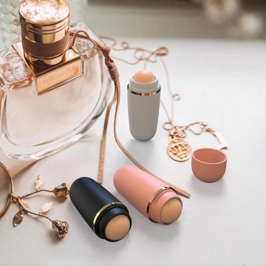 Oil Absorbing Balls for Fresh, Matte Skin.